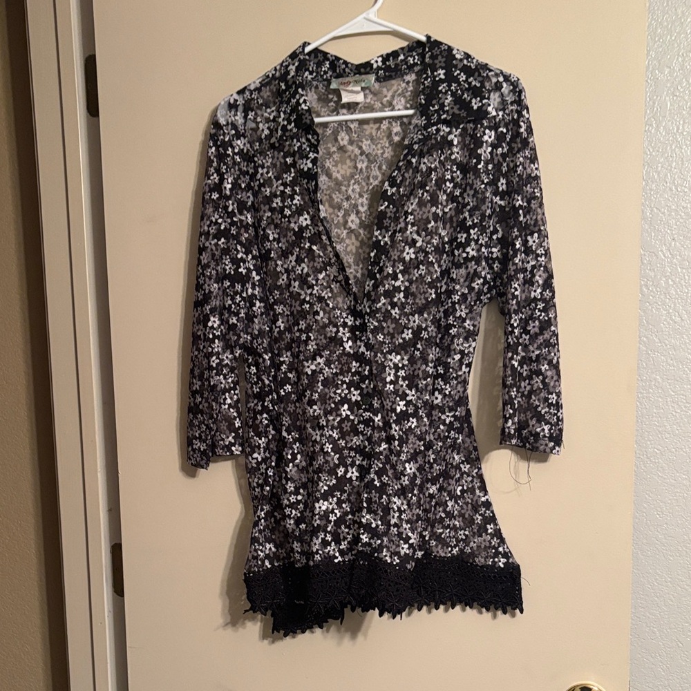 Lady Noiz Black and White Lace Top